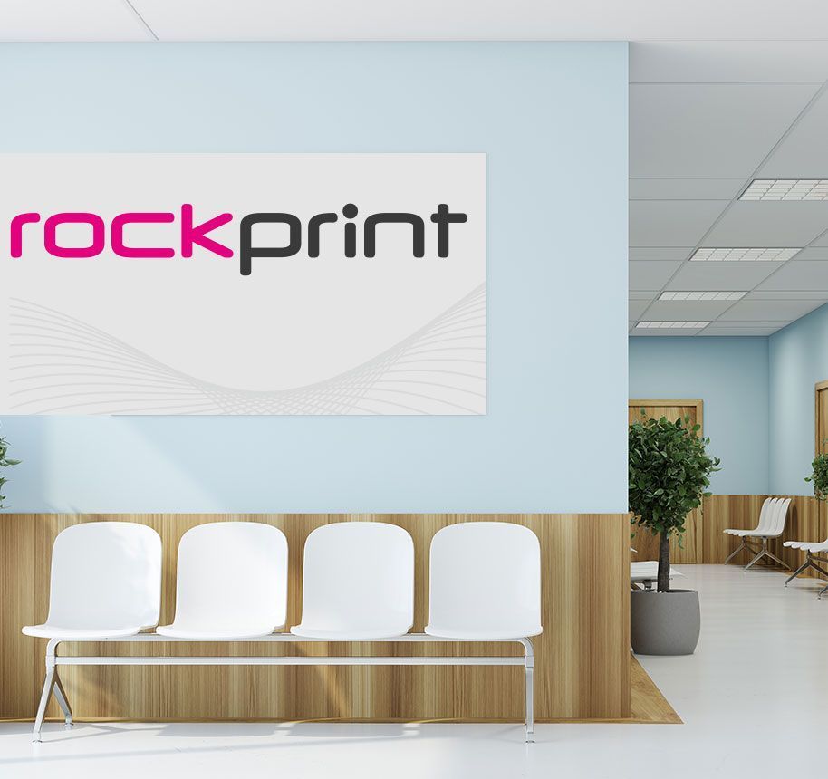 Rockprint Werbeschild im Wartebereich